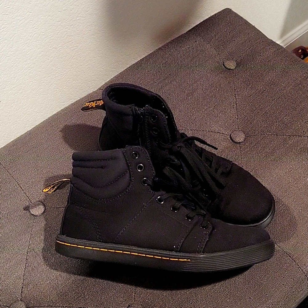 Dr.martens mid high boot air wair light weight